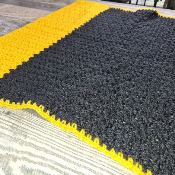 Small Yellow and Black Afghan for Your Lap. 36ins by 30.5ins - Picture 4 of 5